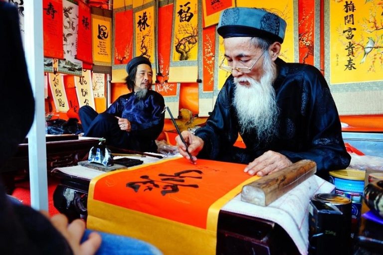 câu chúc tết 4 chữ