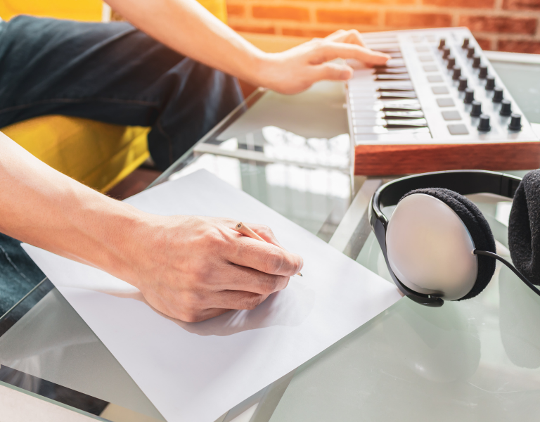 lyrics là gì