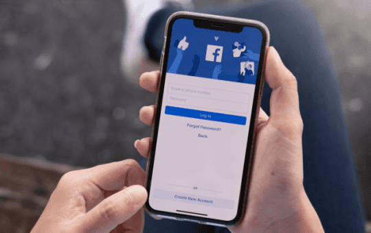 via facebook là gì